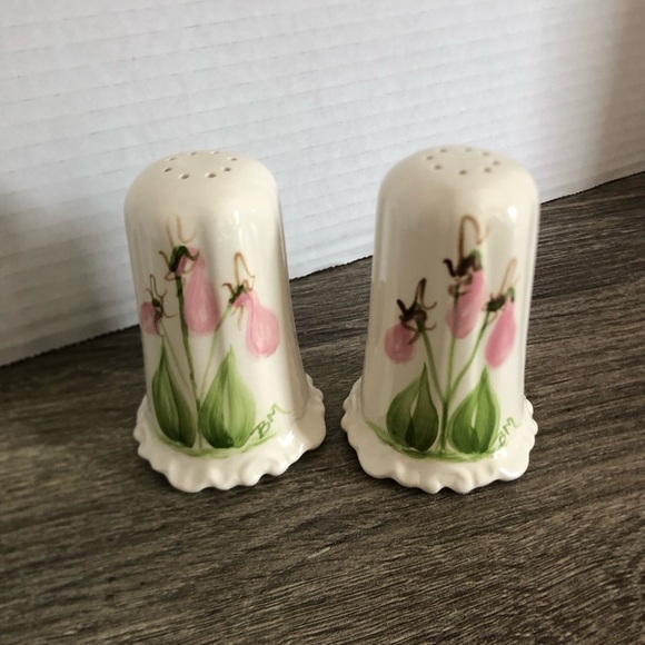 Vtg Hand Painted PEI Salt and Pepper Shakers - Picture 3 of 13